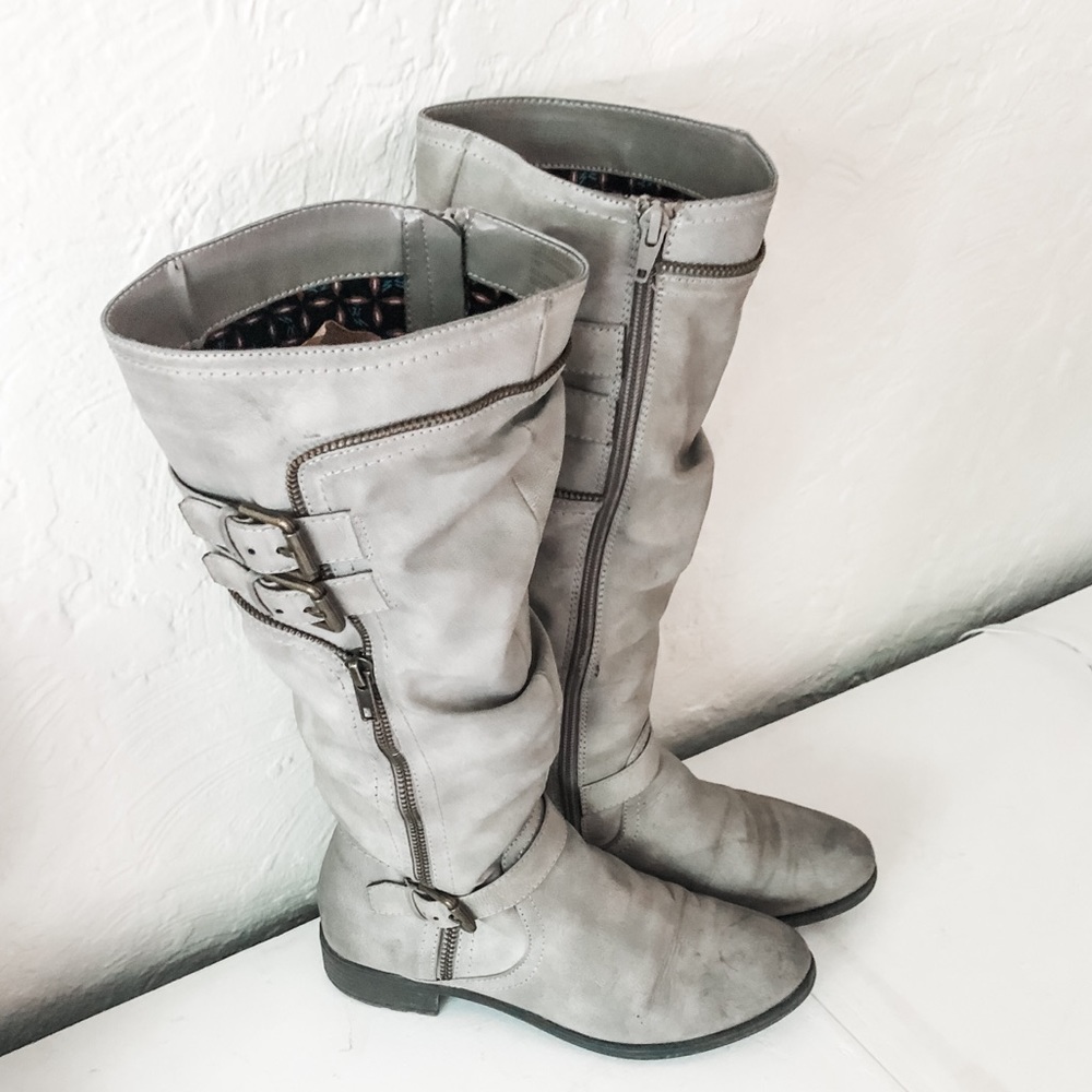 SOLD Size 7 Mountain Woman zipper buckle boots silver/gray